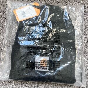 Carhartt beanie - NEW